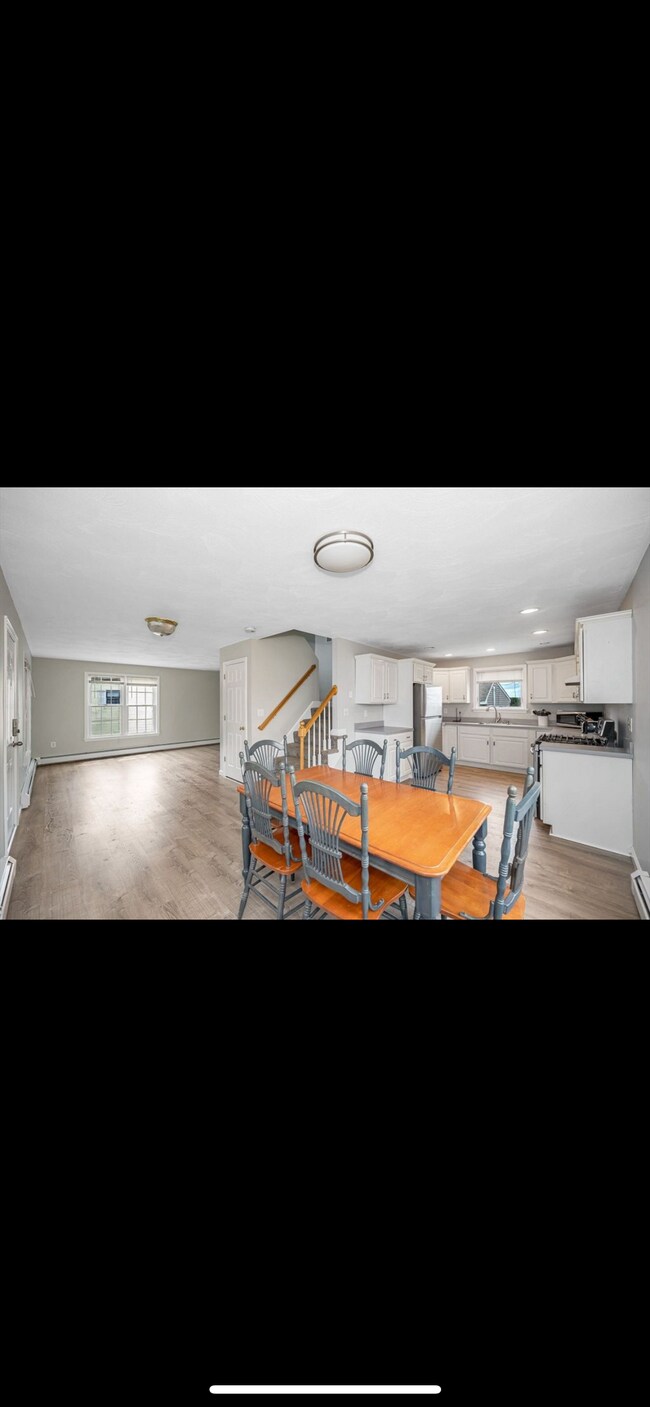 Foto del edificio - 561 North End Blvd