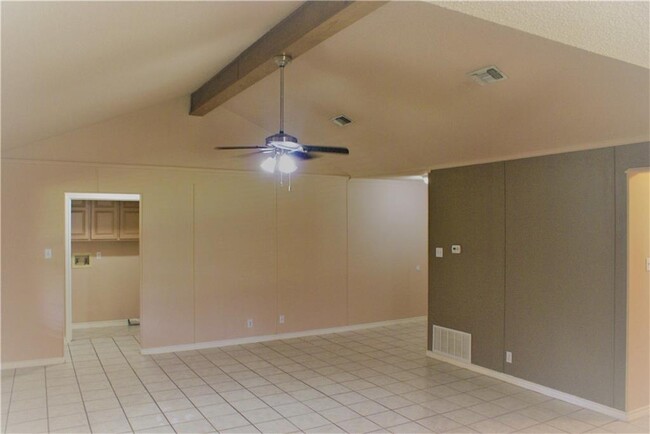 Building Photo - 112 Retha Dr