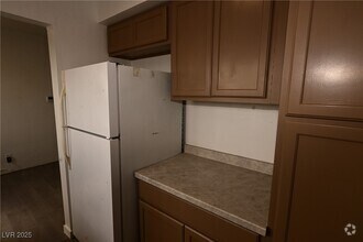 Building Photo - 380 N 13th St