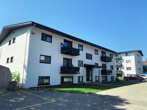 Building Photo - 5-19 Amos Avenue & 340-358 Erb Street West