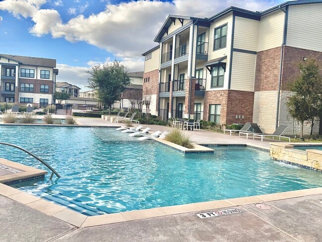 Building Photo - Falcon at Grand Harbor