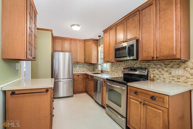 Building Photo - 3730 Marlborough Dr