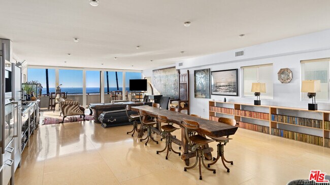 Foto del edificio - 2909 Ocean Front Walk