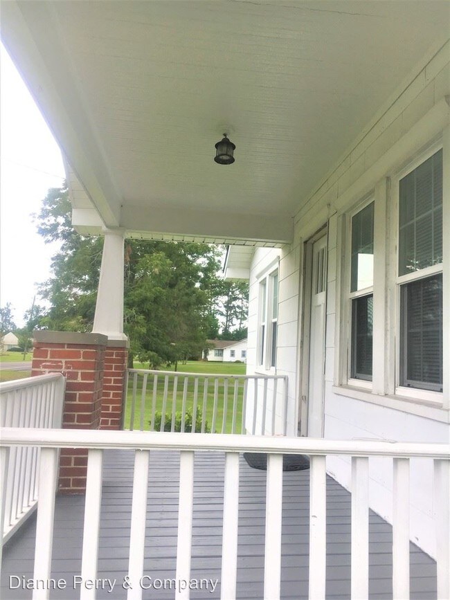 Building Photo - 3 br, 1 bath House - 2511 Castle Hayne Rd