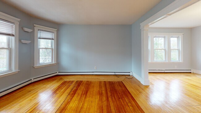 Building Photo - 376 Fellsway W