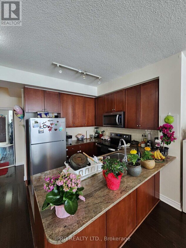 Photo principale - 3504-3504 Hurontario St
