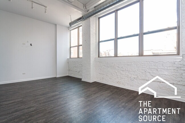 Building Photo - 930 W Dakin St