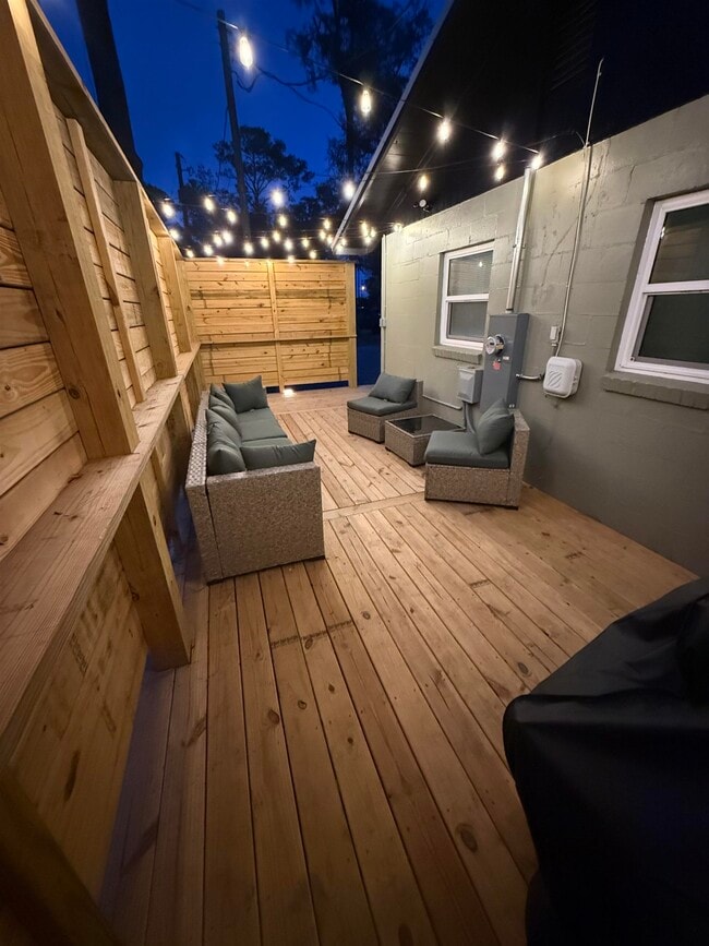 Building Photo - 742 Parklawn Ct