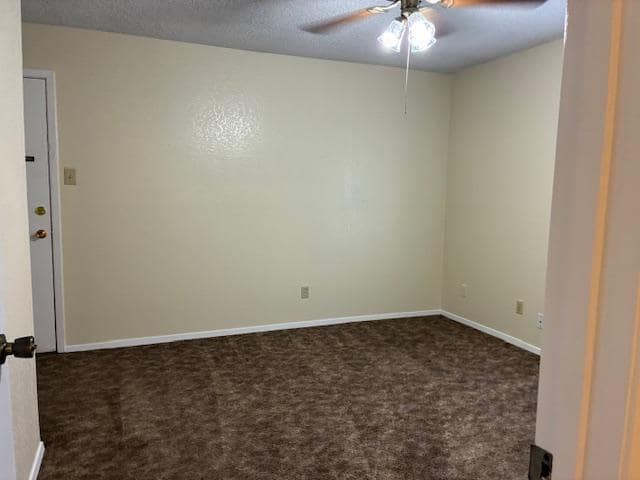 Building Photo - 405 Rockcrest Dr