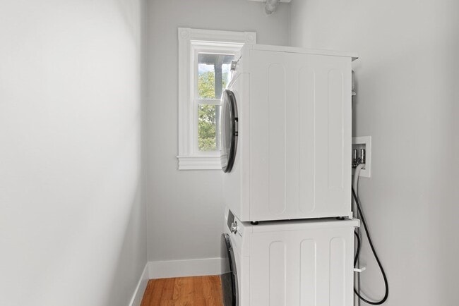 Building Photo - 426 Bowdoin St