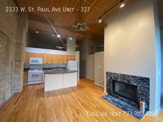 Building Photo - 2 Bedroom 1 bath, Top Floor Loft in Heart ...