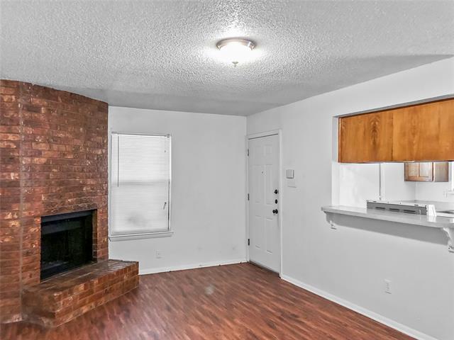 Building Photo - 817 N Mesquite St