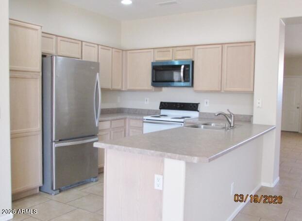 Building Photo - 6597 W Lawrence Ln