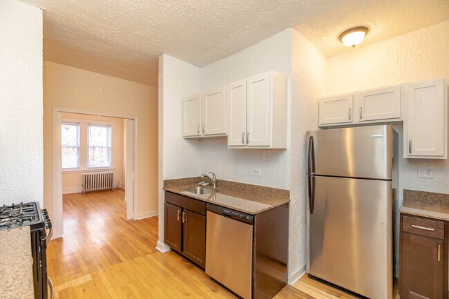 Foto del edificio - 2922 N Albany Ave