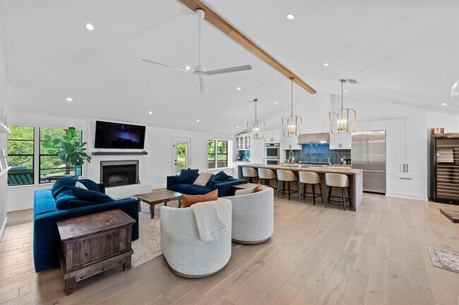 Foto del edificio - 8307 Spring Valley Dr