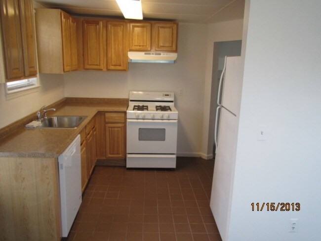 Building Photo - 13-15 New Walnut St