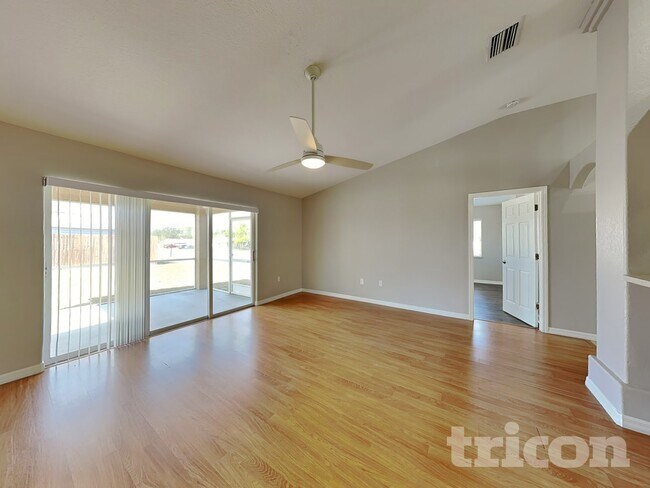 Building Photo - 2319 Estill Ave