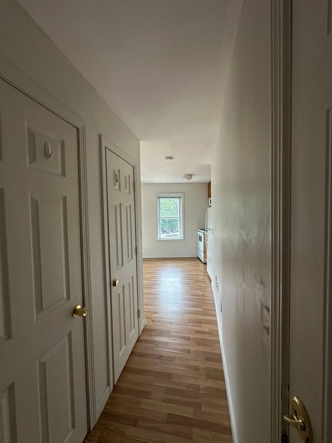 Photo - 38 W Broad St (Stonington, CT) Apartment