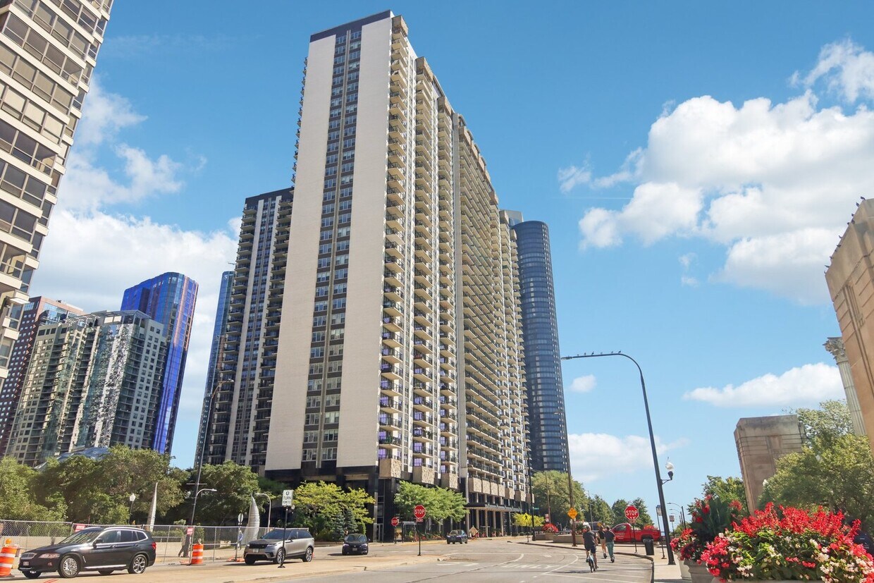 Foto principal - 400 E Randolph St