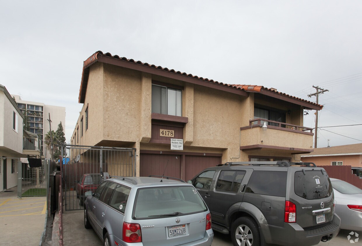 Foto del edificio - 4178 Van Dyke Ave