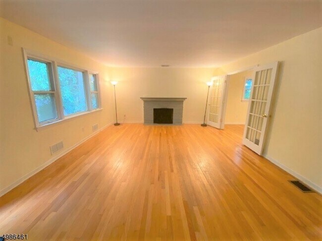Building Photo - 57 Cypress St