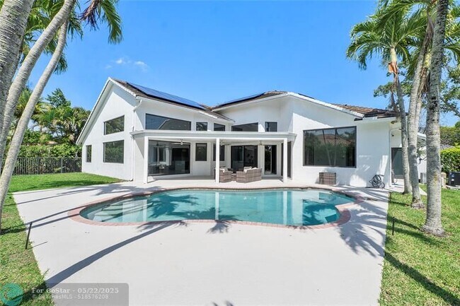 Building Photo - 410 Sabal Way