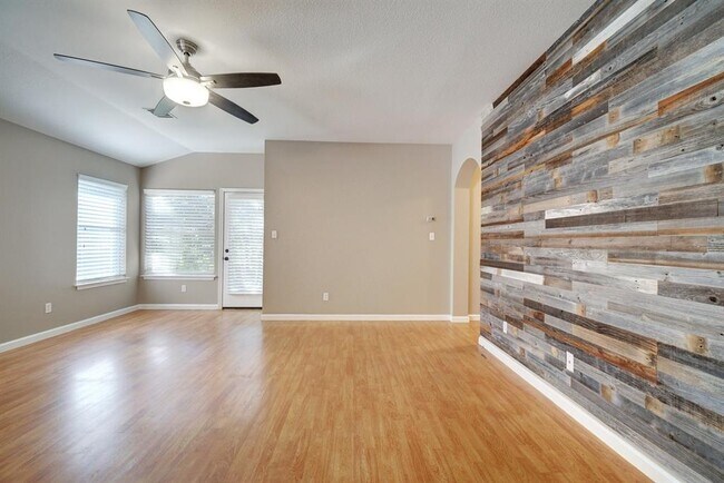 Foto del edificio - 17249 Sandwick Dr