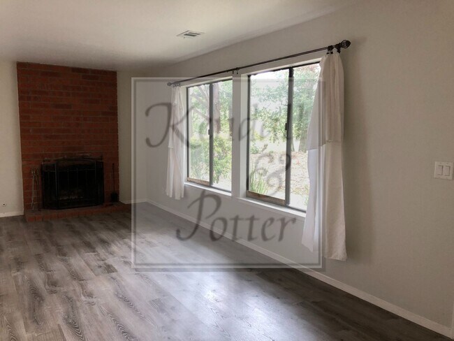 Foto del edificio - 2BD/1BA Condo in New Brighton Neighborhood