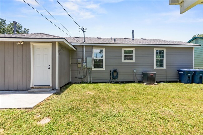 Foto del edificio - 4513 Green Grove Dr