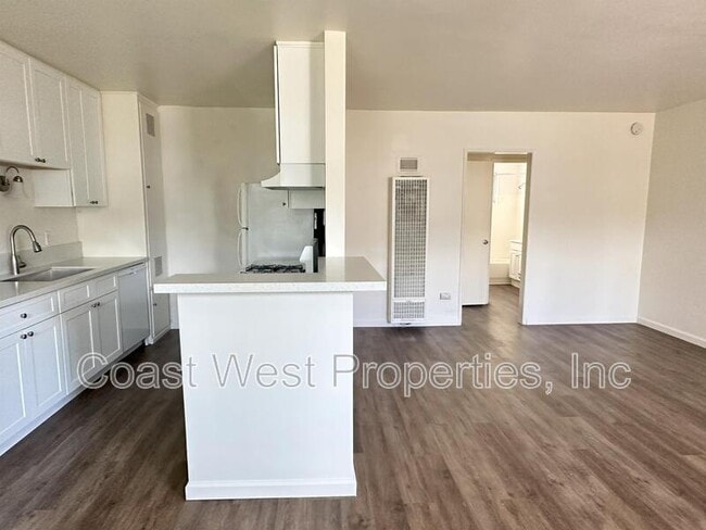 Building Photo - 1536 Moorland Dr