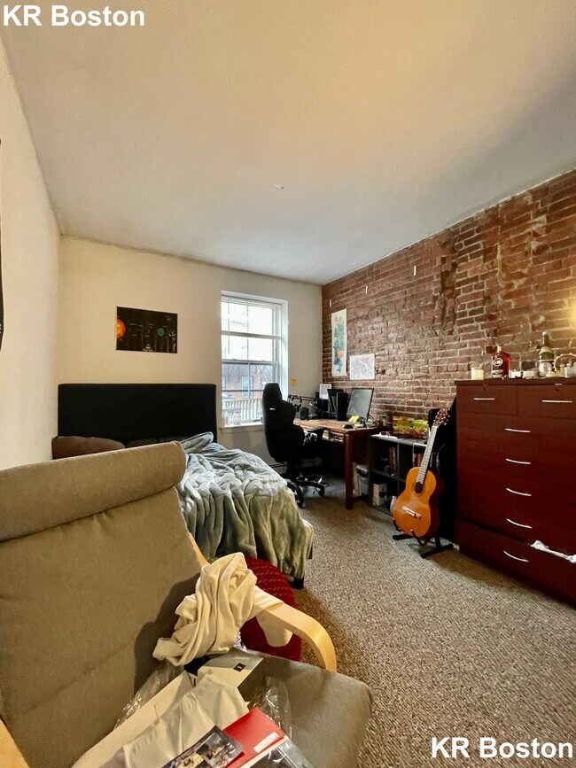 Building Photo - 472 Massachusetts Ave
