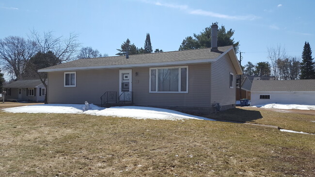 Building Photo - 2 bed 1 bath Single Family Home in Wausau