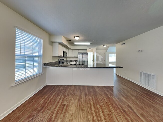 Foto del edificio - 5112 Greer Station Dr