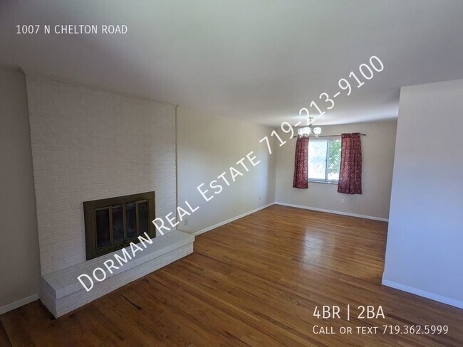 Foto del edificio - Spacious home Centrally located close to e...