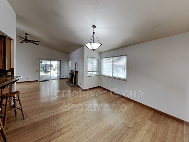 Building Photo - 195 River Run Cir