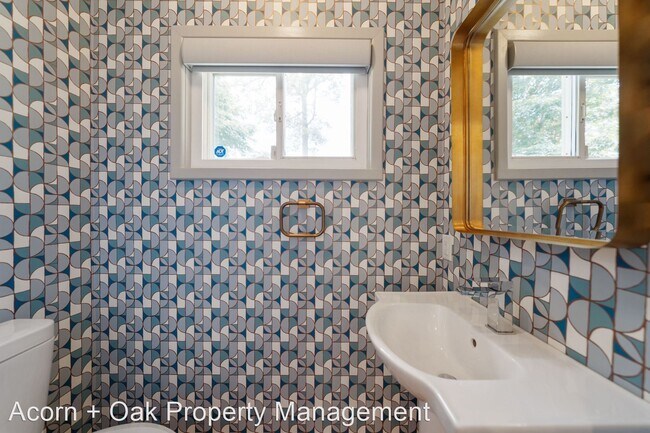 Building Photo - 3 br, 2.5 bath House - 2401 Perkins Rd