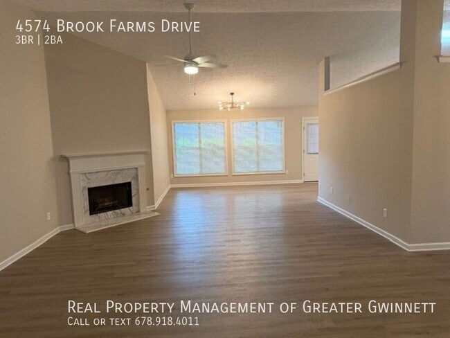 Foto del edificio - 4574 Brook Farms Dr