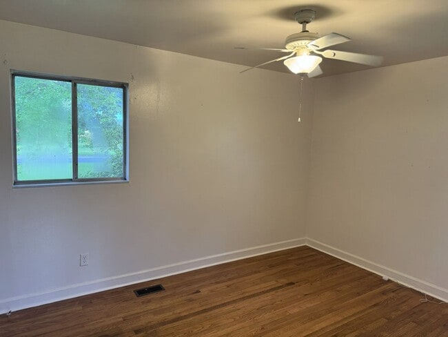 Building Photo - 926 Greenfield Heights Blvd