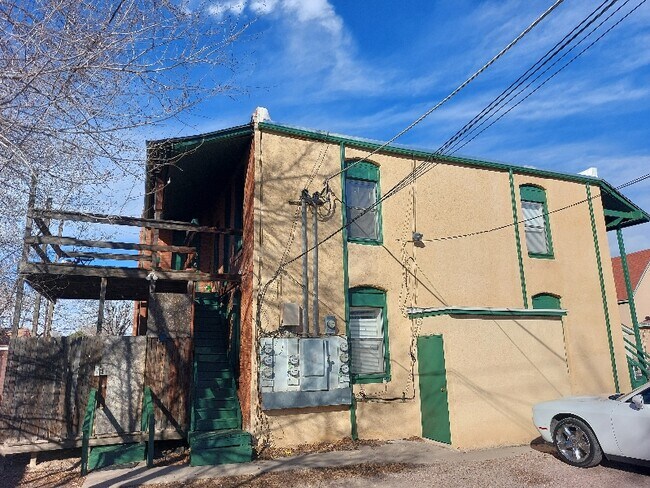 Foto del edificio - 1010 E Evans Ave