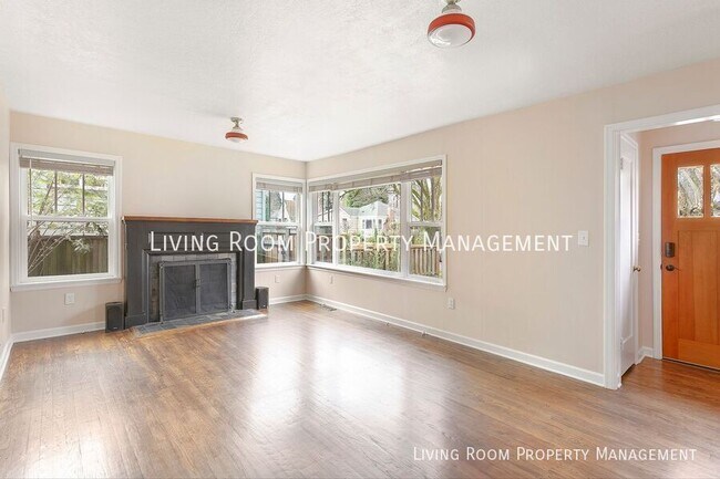 Foto del edificio - 7096 N Cambridge Ave