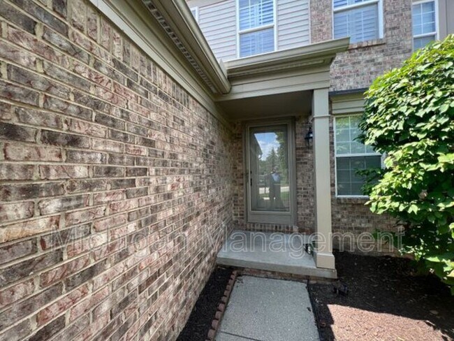 Foto del edificio - 4174 Hunters Cir E