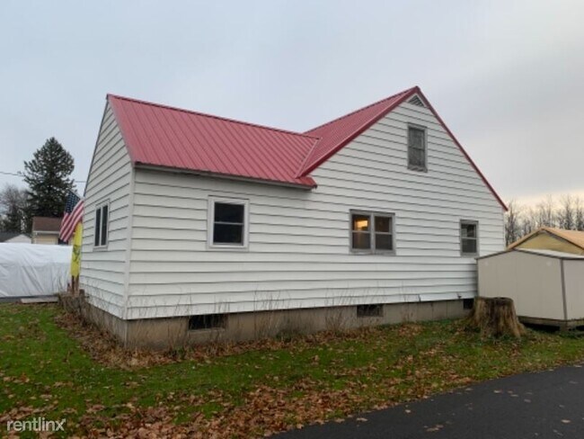 Building Photo - 3 br, 1 bath House - 5760 New St