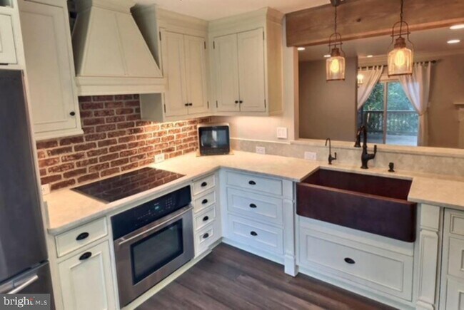 Foto del edificio - 1759 Redgate Farms Ct