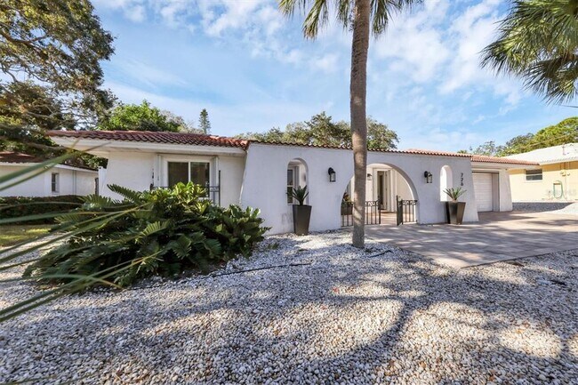 Foto del edificio - 726 Birdsong Ln
