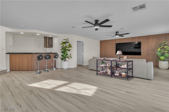 Foto del edificio - 3604 N Campbell Rd