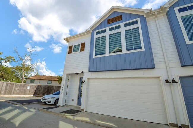 Building Photo - 9414 Kerrwood Ln