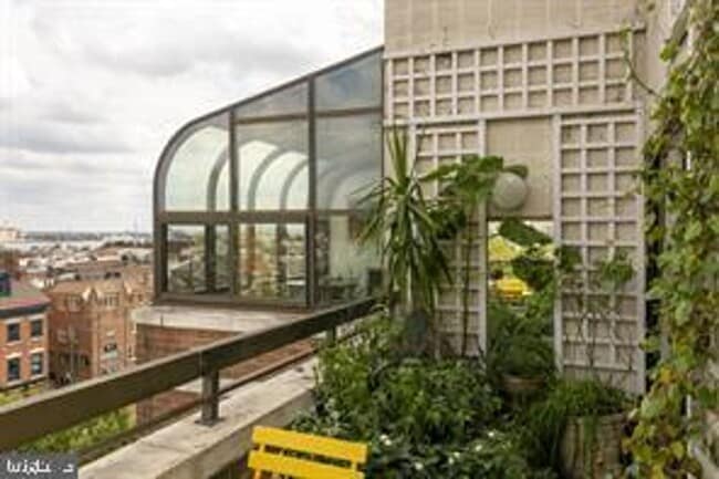 Building Photo - Bi-Level Penthouse with 3 Balconies & Delaware River Views | 3 Bed, 3 Bath | Society Hill