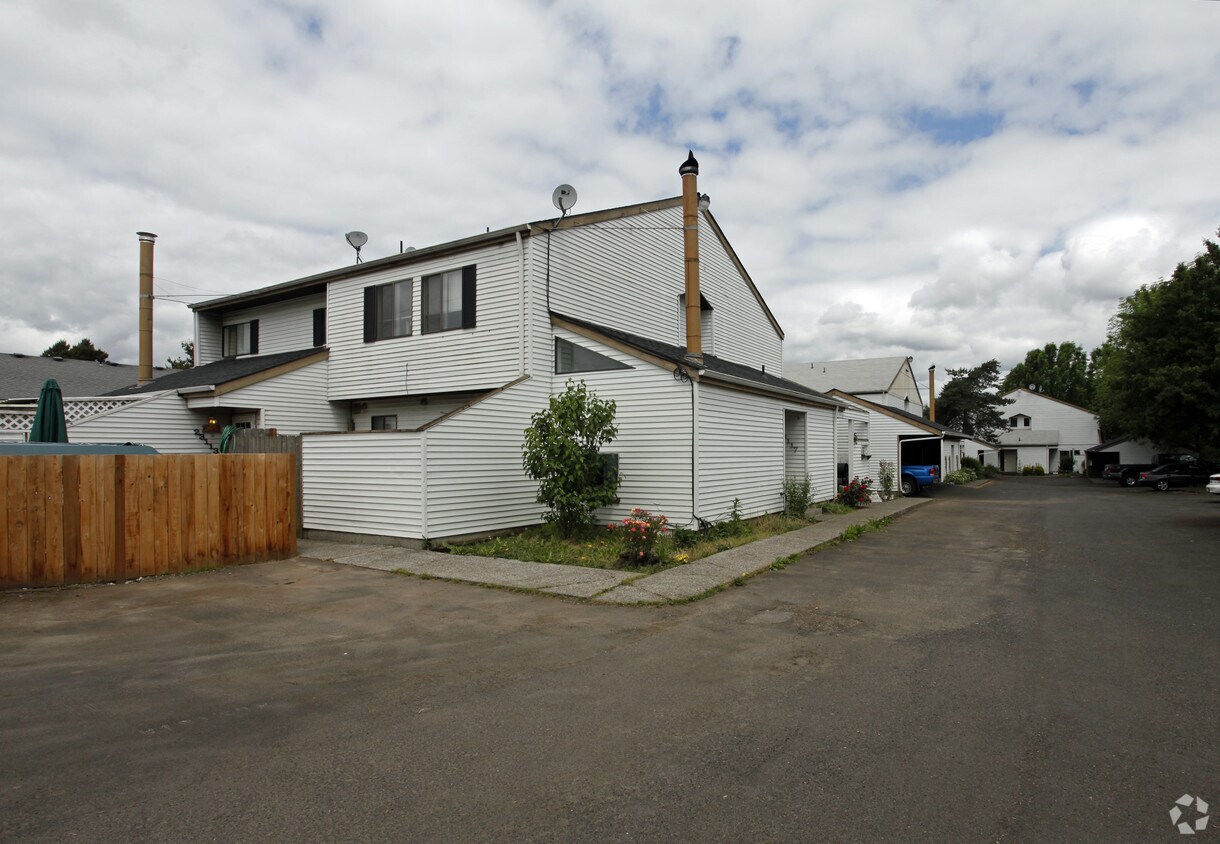 2311323135 NE Arata Rd, Troutdale, OR 97060 Apartments in Troutdale