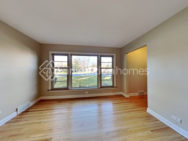 Building Photo - 221 N Dryden Pl