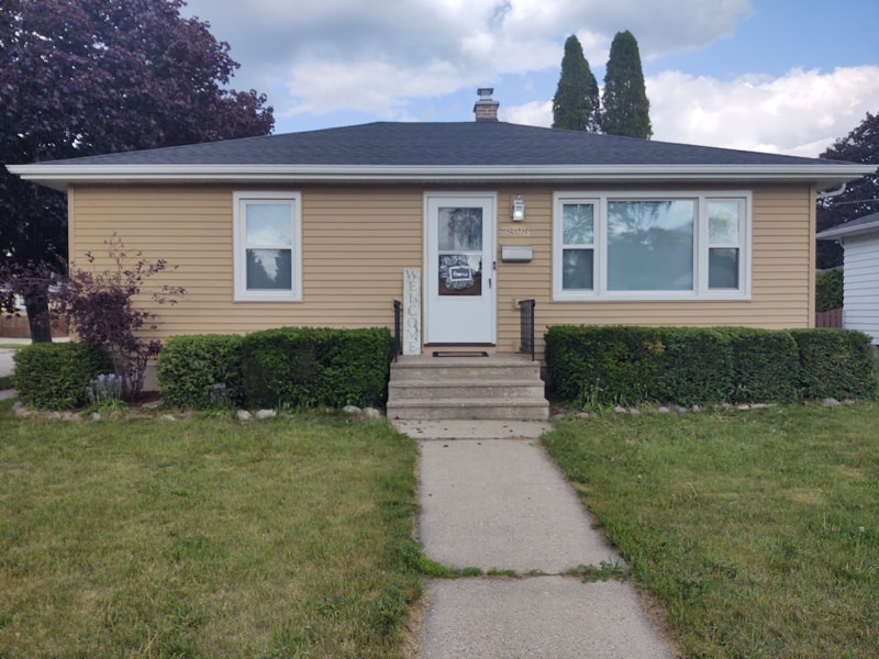 7803 32nd Ave, Kenosha, WI 53142 House Rental in Kenosha, WI